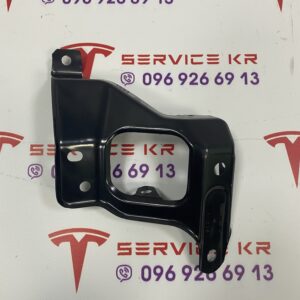 Кронштейн крила (метал) LH ТМ3 18-23 1086017-00-D