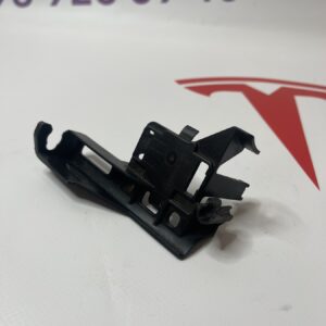 SOLENOID BRACKET, DAMPER HARNESS, FRONT LEFT HAND TMX 21+ 1420993-00-B