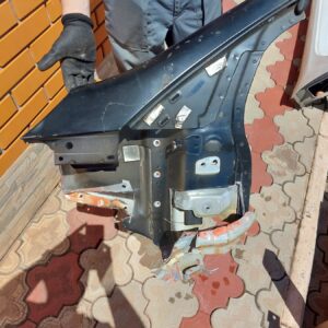 Левая сторона,стойка возле левого зеркала ТМХ 21+ Донор