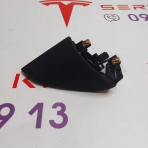 Накладка з динаміками передніх RH дверей Б/У на ТМ3 18-24  1095686-00-Е