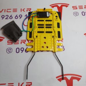 Механізм регулювання поперекового упору сидіння 1-го ряду в зборі Б/У на ТМ3|Y 18-24 1118494-00-F