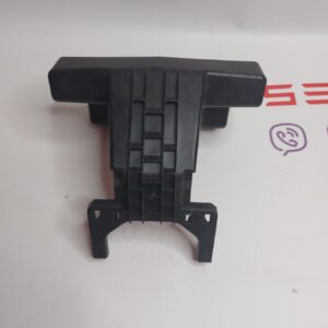 Кронштейн пластмасовий основи (подіум) сидіння 1-го ряду центральний Б/У ТМY 20-24 1057195-00-А