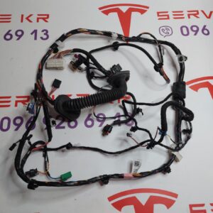 Електропроводка дверей передньої LH Б/У на ТМ3 18-21 1067957-00-Е