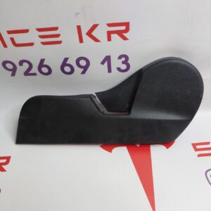 Накладка збоку декоративна сидіння пасажира LH сторона Б/У на ТМ3 18-24 1098347-00-В