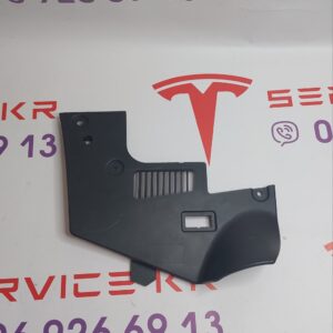 Накладка ніші ніг водія Б/У на ТМ3 18-24 1100579-00-Е