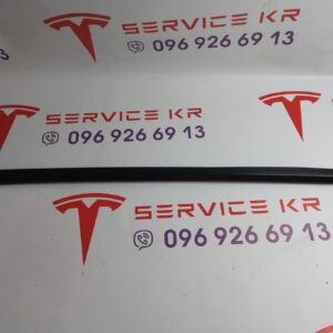 Молднінг дверей задніх LH Б/У на ТМY 20-24 1495722