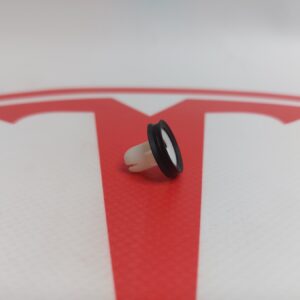 Кліпса обшивки дверей на ТМ3|Y 18-24