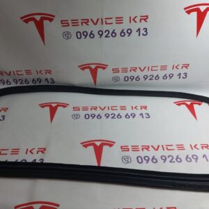 Ущільнювач двері передньої RH Б/У на ТМ3 18-24 1090500-90-Н