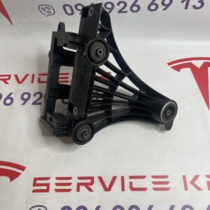 Кронштейн компрессора кондиціонера (пластик) на ТМ3|Y 20-24 1673627-00-В